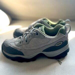 LL Bean Waterproof Women’s Hiking Shoes-Size8